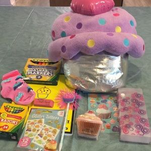 Cupcake Backpack 13pc Sweet cupcake Treasures NEW full of matching Cupcake Gifts